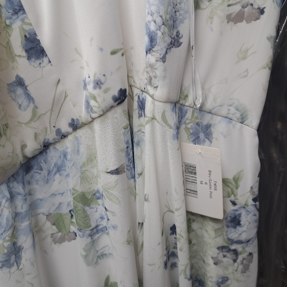 Off-the-Shoulder Draped Neckline Maxi Dress....TH065...Bleu Garden....Size 10 - Picture 9 of 9